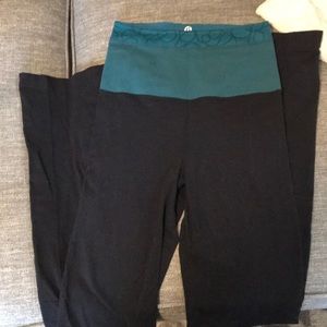 Lululemon roll down Groove pant size 2